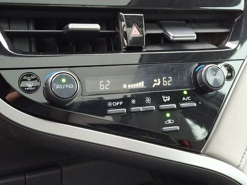 Certified 2022 Toyota Camry XSE FWD image 19
