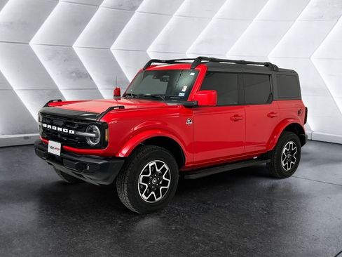 Used 2024 Ford Bronco Outer Banks AWD/4WD image 3