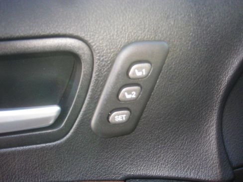 Used 2015 Toyota Sienna Limited Premium image 17