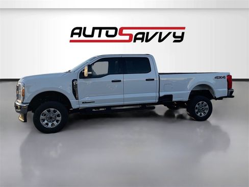 Used 2024 Ford F350 XLT image 4