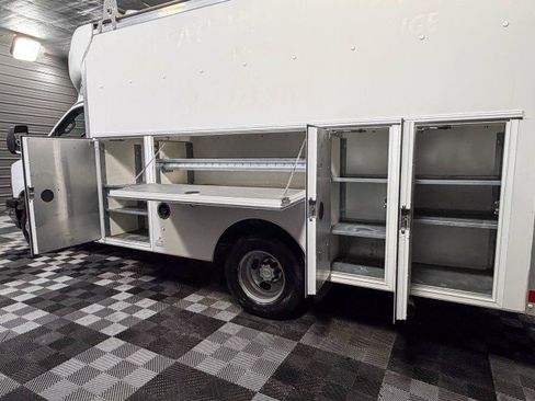 Used 2017 Chevrolet Express 3500 image 13