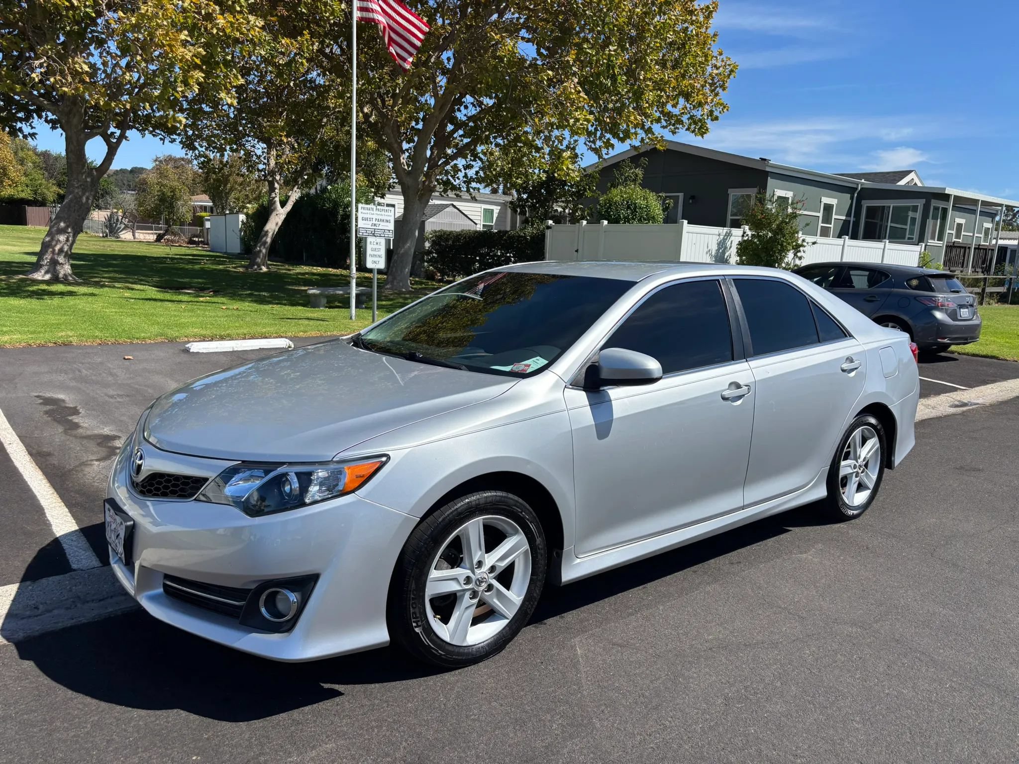 Used 2012 Toyota Camry SE FWD image 5