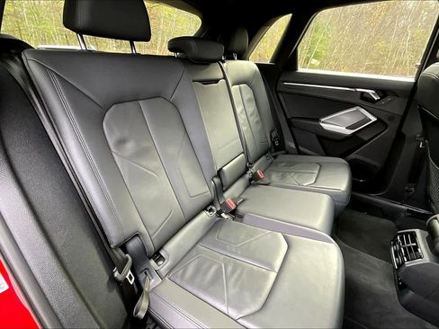 Used 2024 Audi Q3 2.0T Premium image 19