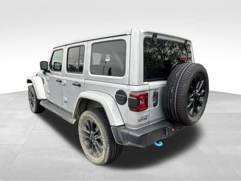 Used 2023 Jeep Wrangler Unlimited Sahara w/ Cold Weather Group AWD/4WD image 5