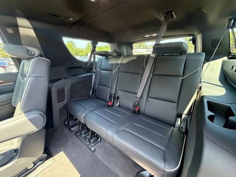 Used 2024 Cadillac Escalade ESV Premium Luxury AWD/4WD image 36