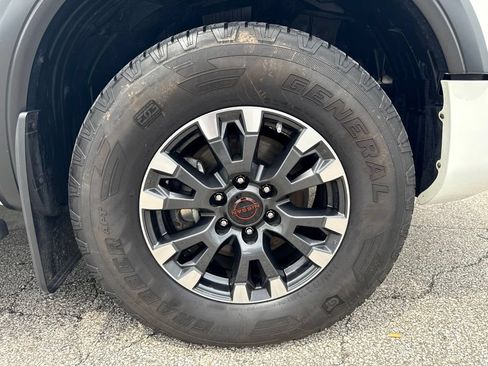 Used 2024 Nissan Titan PRO-4X w/ Pro-4x Convenience Package AWD/4WD image 42