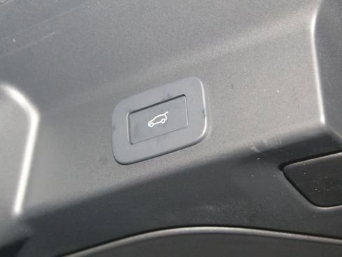 New 2026 Jaguar F-PACE R-Dynamic S image 13