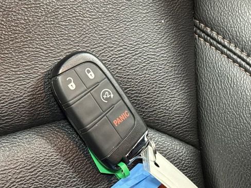 Used 2024 Jeep Compass Limited image 25