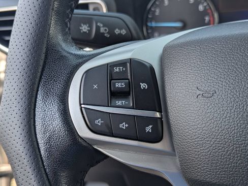 Used 2023 Ford Explorer XLT w/ Equipment Group 202A AWD/4WD image 20