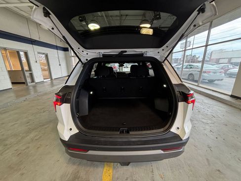 Used 2025 Chevrolet Equinox LT image 30