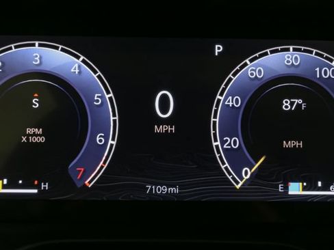Used 2025 Jeep Grand Cherokee Limited AWD/4WD image 39