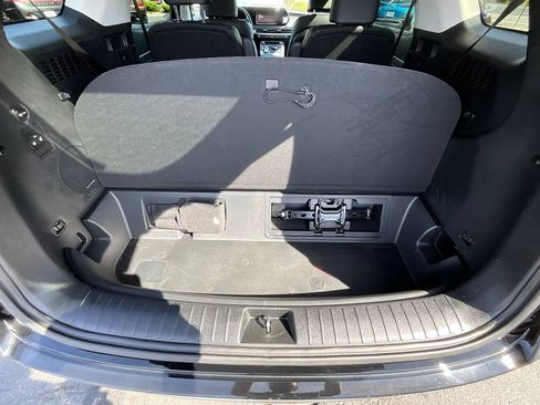 Used 2024 Hyundai Palisade SEL w/ Premium Package image 12