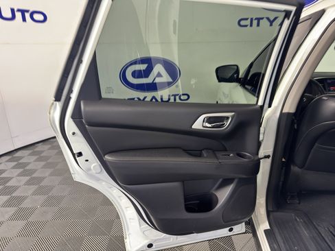 Used 2017 Nissan Pathfinder SL w/ SL Tech Package image 30