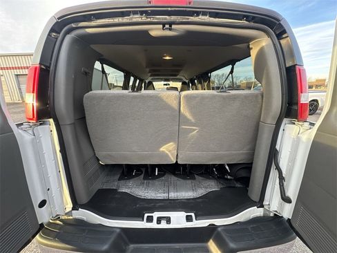 Used 2018 Chevrolet Express 3500 LT w/ LT Preferred Equipment Group image 23