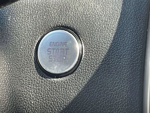 Used 2022 Kia Sorento S w/ Panoramic Sunroof Package FWD image 31