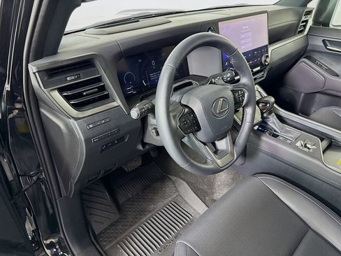 Certified 2025 Lexus GX 550 w/ Accessory Package (2T) AWD/4WD image 9