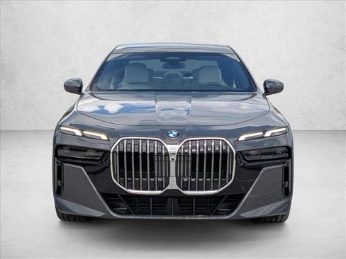New 2026 BMW 760i xDrive w/ Premium Package image 6