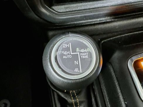 Used 2023 Jeep Wrangler Unlimited Sahara AWD/4WD image 17