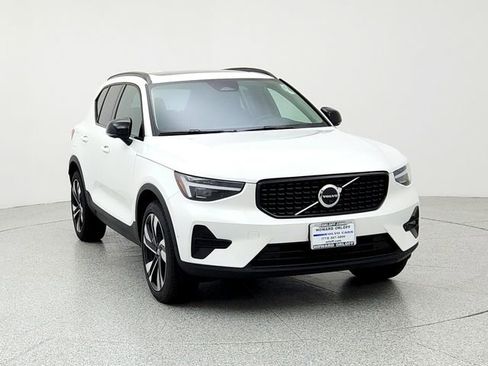 New 2026 Volvo XC40 B5 Ultra w/ Climate Package image 2