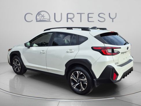 Used 2024 Subaru Crosstrek 2.0i Premium AWD/4WD image 3