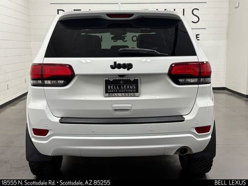 Used 2021 Jeep Grand Cherokee Laredo X AWD/4WD image 5