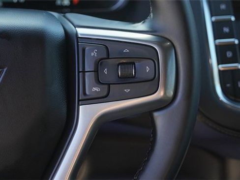 Used 2024 Chevrolet Suburban LT image 28