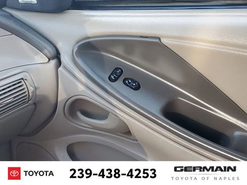 Used 2003 Ford Mustang Convertible image 27