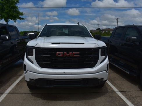Used 2022 GMC Sierra 1500 Elevation AWD/4WD image 2