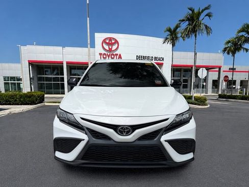 Used 2021 Toyota Camry SE AWD/4WD image 2