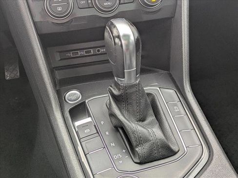 Used 2019 Volkswagen Tiguan SE w/ Panoramic Sunroof Package image 12