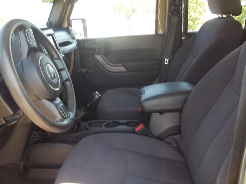 Used 2013 Jeep Wrangler Unlimited Sport image 9