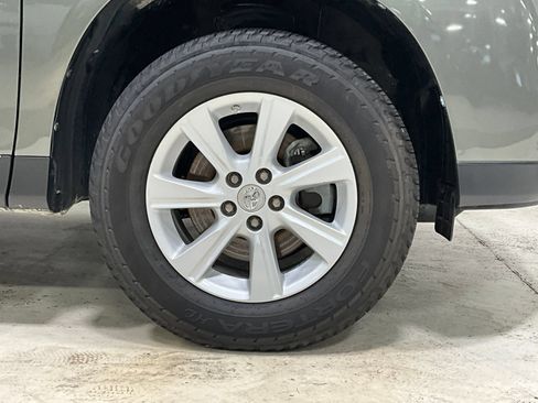 Used 2012 Toyota Highlander 4WD w/ Tech Pkg image 12