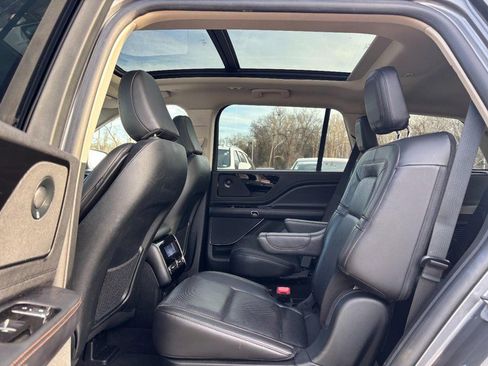 Used 2023 Lincoln Aviator Reserve AWD/4WD image 11