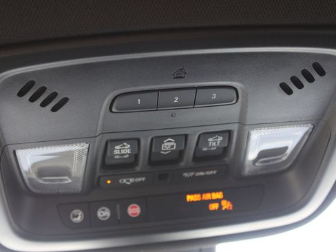 Used 2023 Chevrolet Traverse Premier w/ Redline Edition FWD image 20
