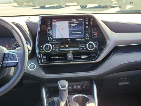 Certified 2020 Toyota Highlander Limited AWD/4WD image 19