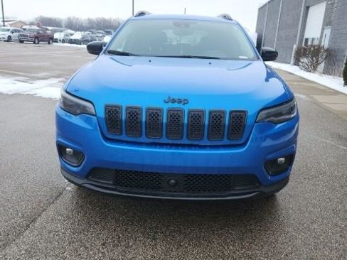 Used 2023 Jeep Cherokee Altitude Lux image 3