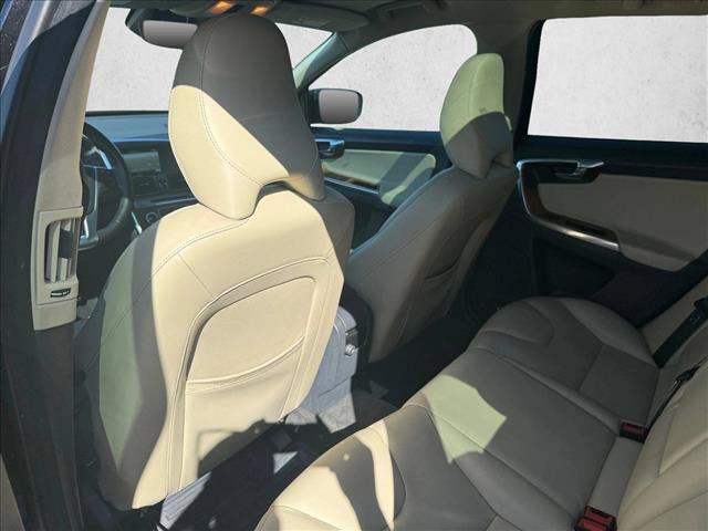 Used 2017 Volvo XC60 T5 Inscription w/ Preferred Option Package FWD image 18