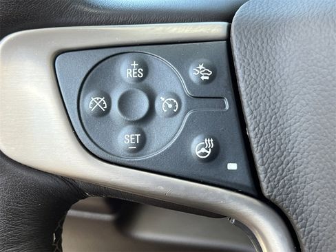 Used 2020 GMC Yukon Denali w/ Denali Premium Package image 21