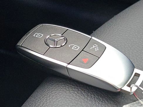 Certified 2025 Mercedes-Benz CLA 250 4MATIC image 34