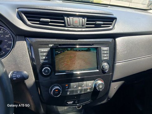 Used 2020 Nissan Rogue S FWD image 30