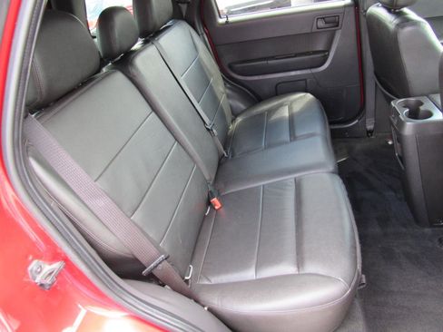 Used 2011 Ford Escape XLT w/ 203A Rapid Spec Order Code AWD/4WD image 32