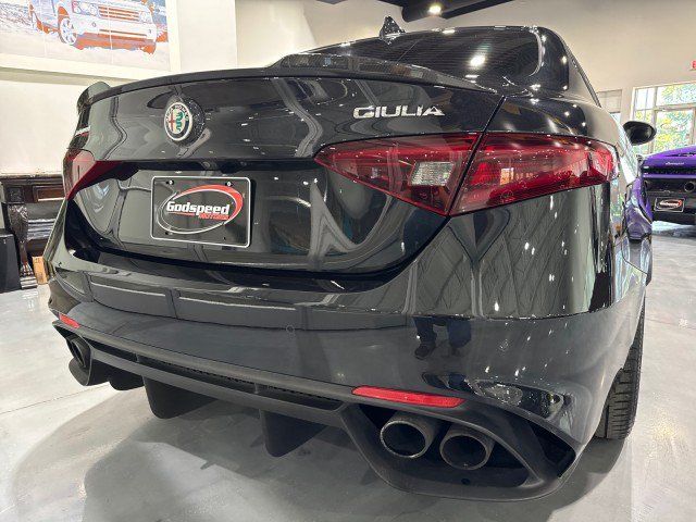 Used 2018 Alfa Romeo Giulia Quadrifoglio w/ Driver Assist Dynamic Package RWD image 36