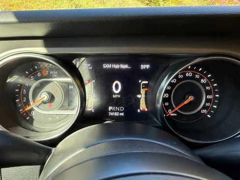 Used 2021 Jeep Gladiator Sport image 20