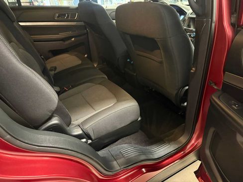 Used 2019 Ford Explorer XLT w/ Equipment Group 201A AWD/4WD image 24