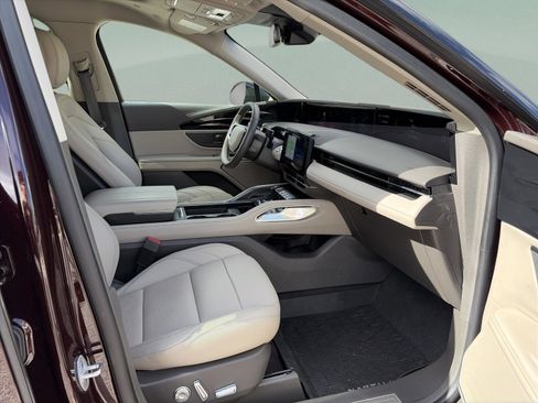 Used 2024 Lincoln Nautilus Premier w/ Equipment Group 102A image 19