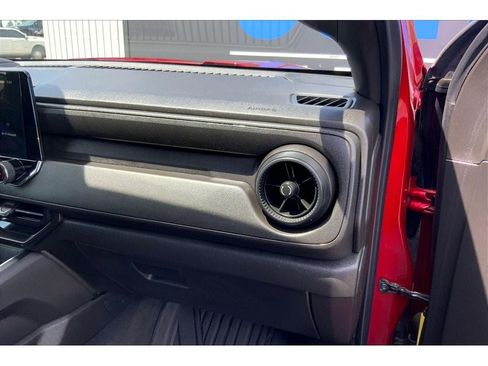 Used 2024 Chevrolet Colorado Trail Boss w/ Advanced Trailering Package AWD/4WD image 18