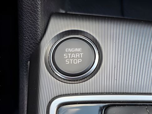 Used 2026 Kia Sportage EX FWD image 25