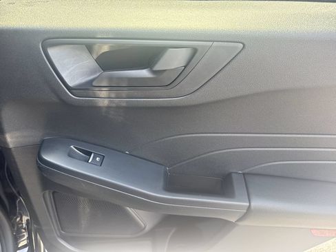 Used 2025 Ford Escape Active AWD/4WD image 16