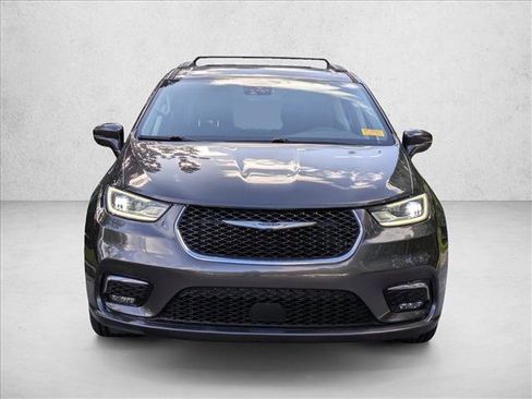 Used 2022 Chrysler Pacifica Touring-L image 5