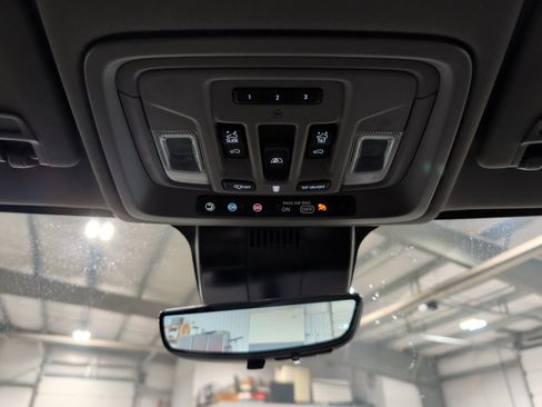 Used 2025 GMC Sierra 3500 Denali w/ Denali Reserve Package image 12